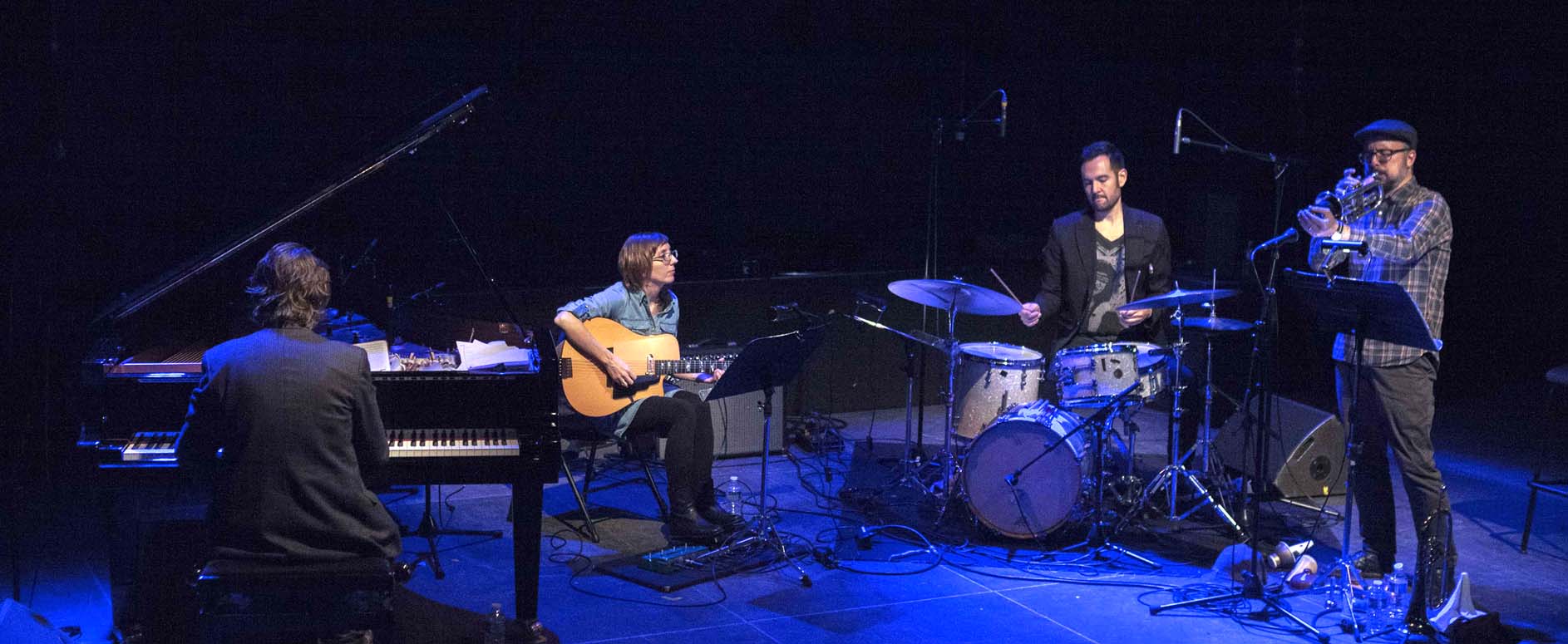 Grande image THE NO-NOSED PUPPET 